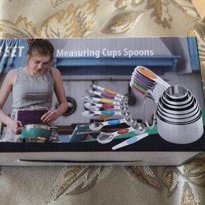 Measuring cups amd magnetic measuring spoon set
